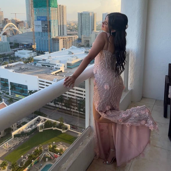 Portia and Scarlett Pink Floral Lace Gown - Picture 4 of 5